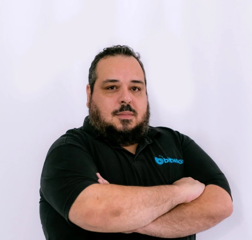 Conheça Fabiano Dias, um veterano do mercado cripto no Brasil. Nesta entrevista exclusiva, ele compartilha sua jornada.