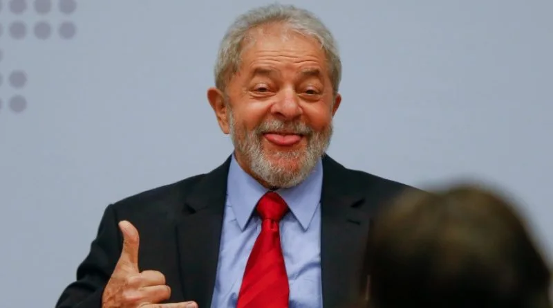 Lula, atual presidente do Brasil, recém-empossado em meio a rumores de instabilidade política, aumentou os gastos públicos e provavelmente achará mais meios de tributar a população.