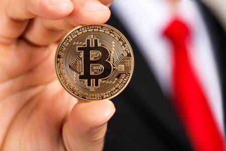 Como os governos enxergam o Bitcoin e as criptomoedas?