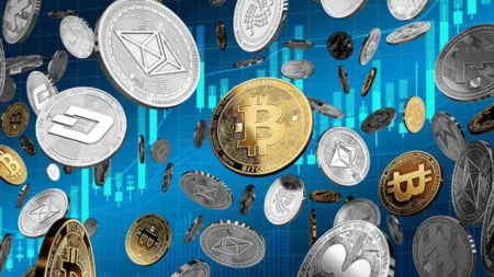 A maioria dos brasileiros vê cripto como o futuro das finanças, aponta pesquisa da OKX cripto-bitcoin-block