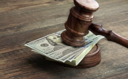 Estudo revela que o custo anual do compliance contra crimes financeiros totaliza US$ 15 bilhões na América Latina
