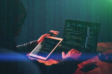 Cada real perdido em fraudes no Brasil custa às empresas R$ 3,59, aponta estudo Cada real perdido em fraudes no Brasil custa às empresas R$ 3,59, aponta estudo