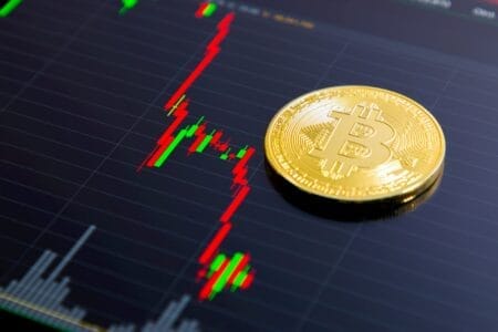 FED corta juros e preço do Bitcoin corrige após nova alta histórica