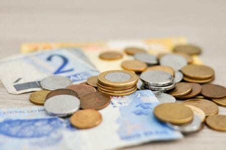 Saiba como Equilibrar o Orçamento e Investir Após Gastos do Início do Ano Saiba como Equilibrar o Orçamento e Investir Após Gastos do Início do Ano