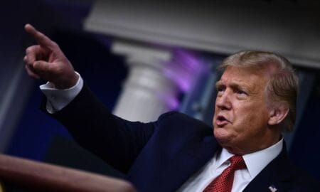 Trump ameaça impor tarifa de 25% a países que compram petróleo e gás da Venezuela