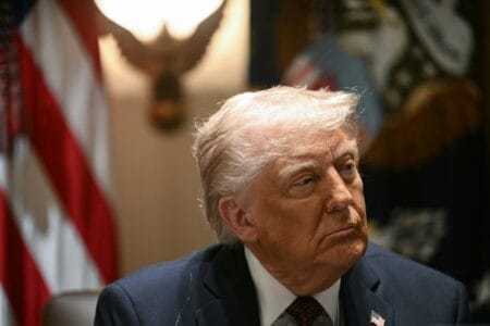 Recuo de Trump dá fôlego à indústria automotiva, mas ajustes de longo prazo serão necessários e difíceis