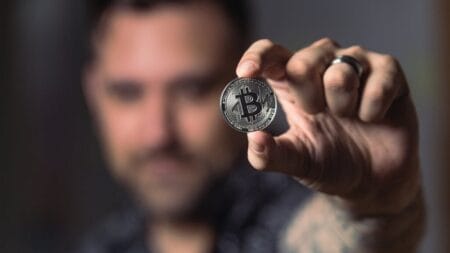 Número de investidores cripto no Brasil já se iguala ao de fundos, mostra pesquisa da Locomotiva encomendada pela Binance Número de investidores cripto no Brasil já se iguala ao de fundos, mostra pesquisa da Locomotiva encomendada pela Binance