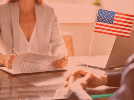 Imigrar para os EUA ainda é um desafio. Essa startup captou 2.8 milhões de reais para auxiliar pessoas interessadas em morar fora do país Imigrar para os EUA ainda é um desafio. Essa startup captou 2.8 milhões de reais para auxiliar pessoas interessadas em morar fora do país