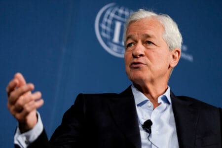 CEO do JPMorgan critica ideia de reserva estratégica de Bitcoin nos EUA CEO do JPMorgan critica ideia de reserva estratégica de Bitcoin nos EUA