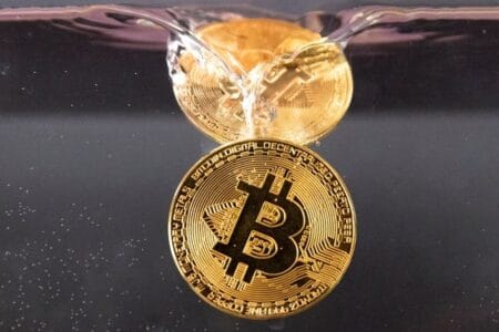 Bitcoin Retoma os US$ 107 Mil, Mas Indicador MVRV Aponta Alerta de Exaustão