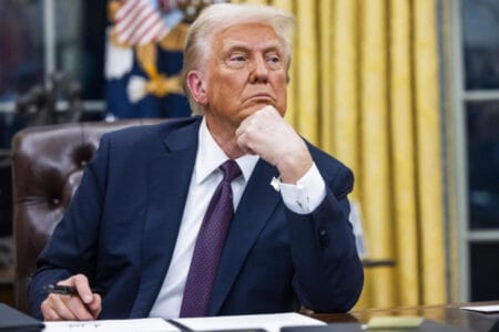 InvestSmart XP alerta sobre risco institucional nos EUA com tentativa de Trump de demitir governadora do Fed