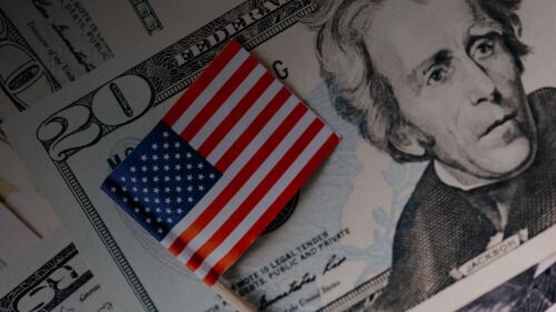 O que a elevação da dívida americana tem a ver com a Guerra Comercial?