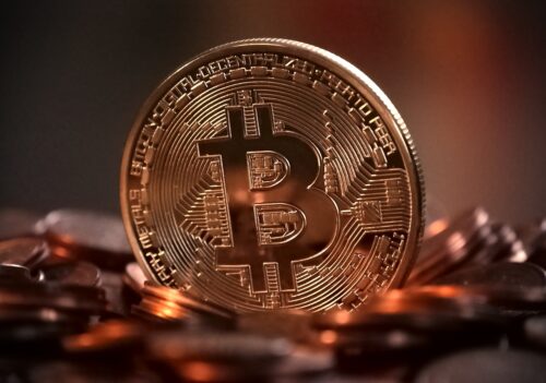 Hashrate do Bitcoin atinge novo recorde histórico em meio à volatilidade dos preços
