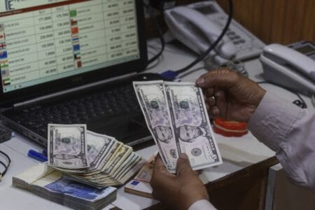 Mercado teme forte saída de dólares com antecipação de remessas de dividendos após PL do IR: BE.SMART Mercado teme forte saída de dólares com antecipação de remessas de dividendos após PL do IR: BE.SMART