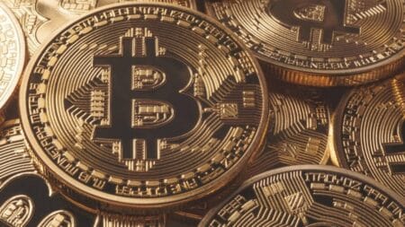 Análise - Recuo do preço do Bitcoin, alta do ETH e destaque para UNI