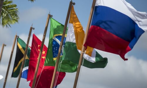 BRICS avançam liquidações em moedas locais, sem intermédio do dólar BRICS avançam liquidações em moedas locais, sem intermédio do dólar