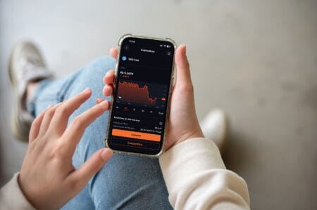 Ativos digitais dolarizados atraem 78% dos investidores, aponta levantamento do MB | Mercado Bitcoin Ativos digitais dolarizados atraem 78% dos investidores, aponta levantamento do MB | Mercado Bitcoin