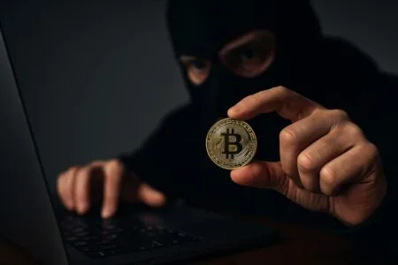 Crime com criptomoedas cresce 155% em 2025 com endereços ilícitos recebendo mais de US$ 145,9 bilhões, aponta relatório da Chainalysis Crime com criptomoedas cresce 155% em 2025 com endereços ilícitos recebendo mais de US$ 145,9 bilhões, aponta relatório da Chainalysis
