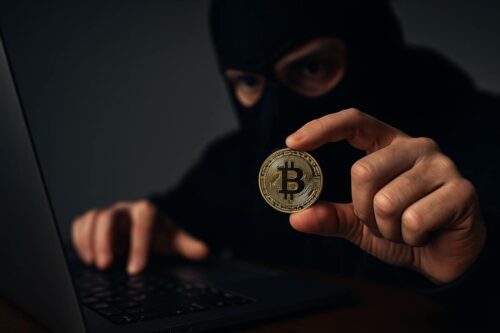 Crime com criptomoedas cresce 155% em 2025 com endereços ilícitos recebendo mais de US$ 145,9 bilhões, aponta relatório da Chainalysis