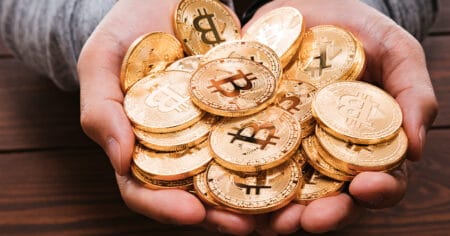 ETFs de Bitcoin registram fortes saídas e reforçam pressão em meio à volatilidade do mercado