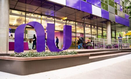 Carnaval seguro: Pioneiro, ‘Modo Rua’ do Nubank já protege mais de 5 milhões de clientes