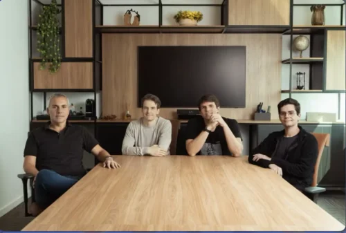 Mesa de Câmbio Crown: Conversão Instantânea de Reais e Dólares no Blockchain